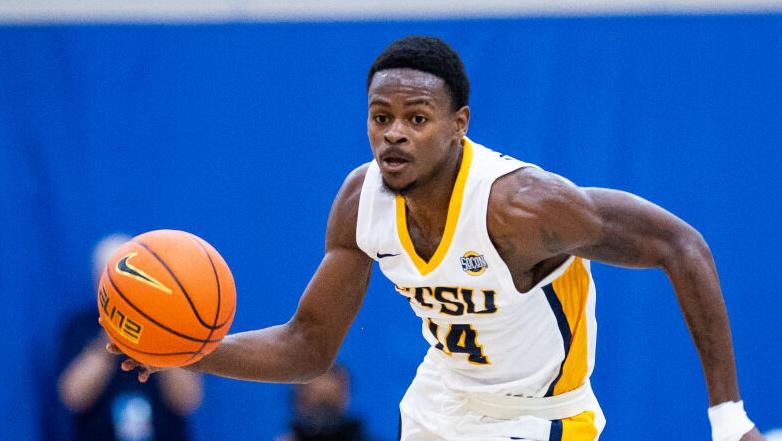 Sloan jump shot lifts Bucs over Bears